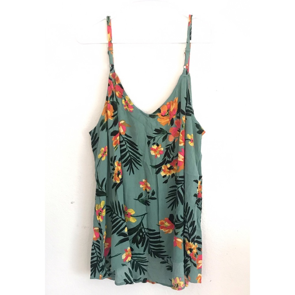 Torrid 4 green tropical print blouse
